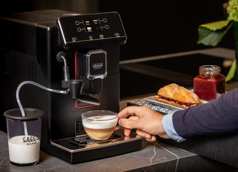Automatický kávovar Gaggia Magenta Milk