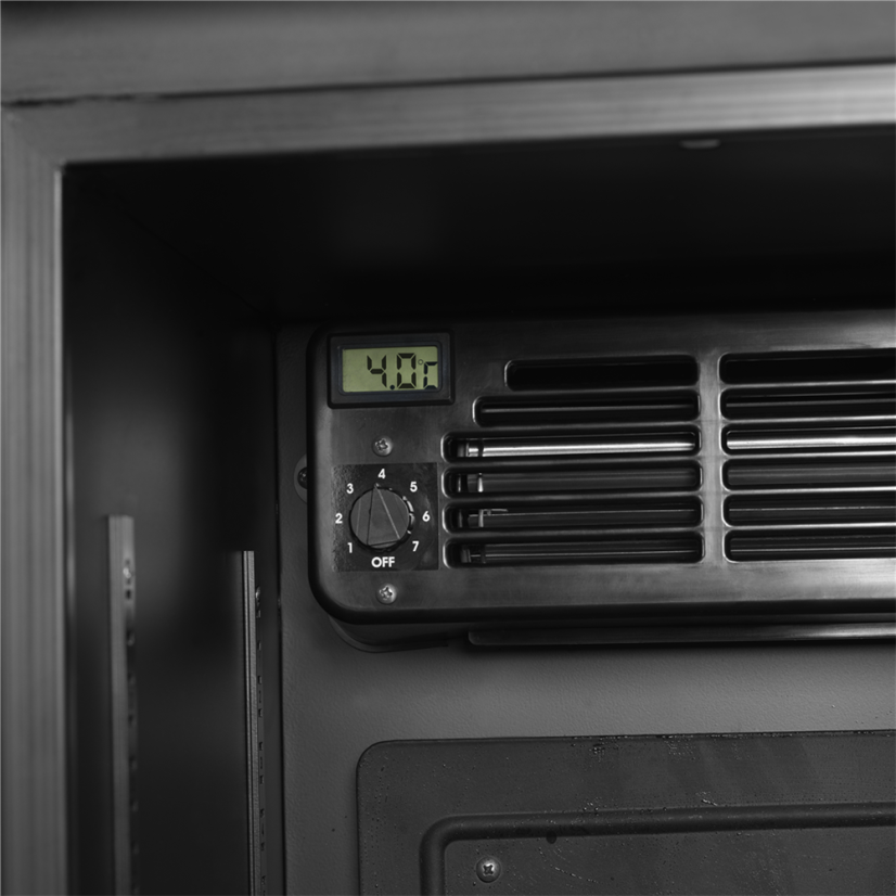 Chladicí skříň TEFCOLD FSC 175H Black