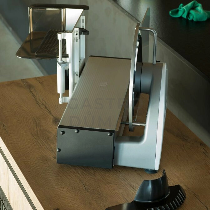 GRAEF nářezový stroj GRAEF CONCEPT 25 (CERA3) 230V Červený